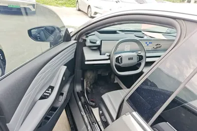 Geely Galaxy E8