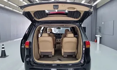 Kia Canival