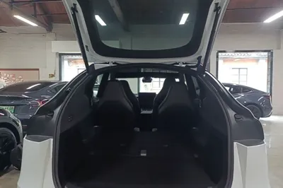Tesla Model Y L