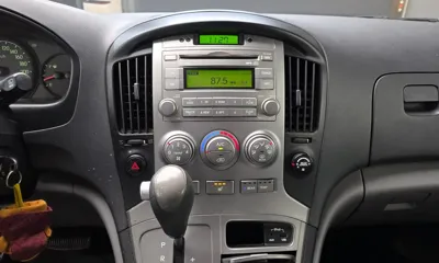 Hyundai Starex
