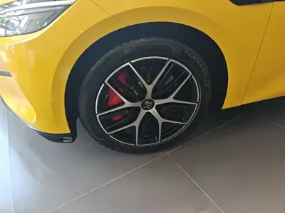 BYD 汉L