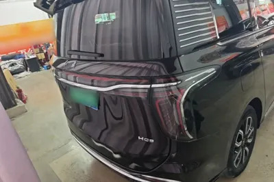 Hongqi HQ9