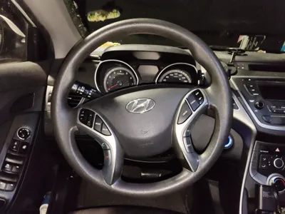 Hyundai Elantra (5th Generation