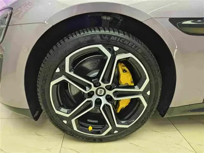 Xiaomi SU7