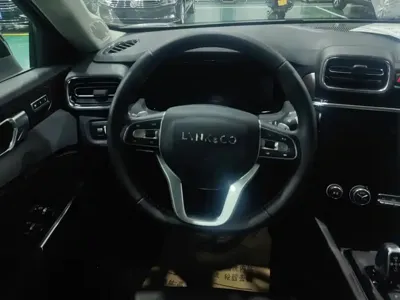 Lynk & Co 02