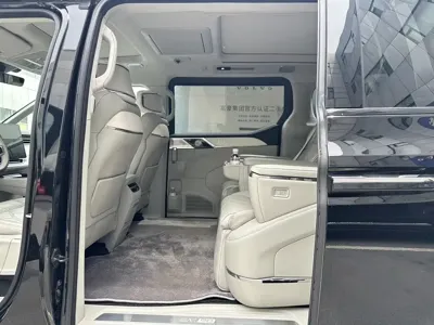Volvo EM90