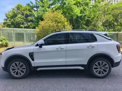 Lynk & Co 01