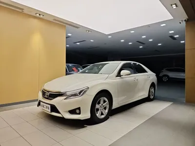 Toyota Reiz