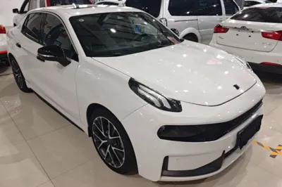 Lynk & Co 03