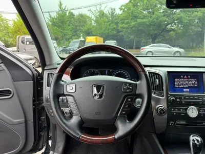 Hyundai Equus