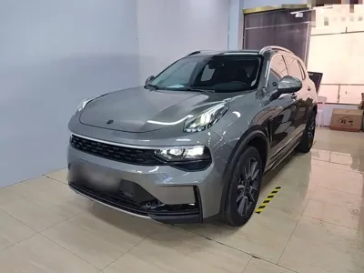 Lynk & Co 01