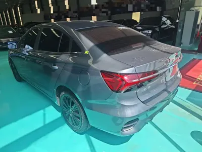 Roewe i5