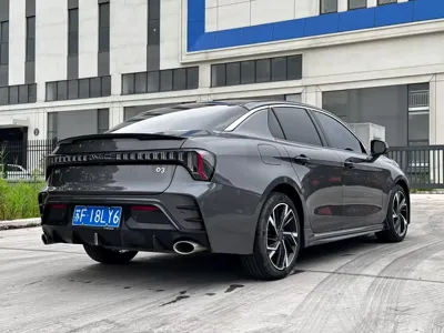 Lynk & Co 03