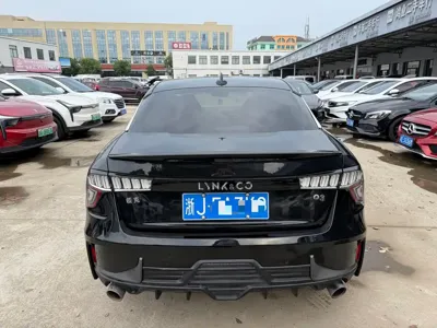 Lynk & Co 03