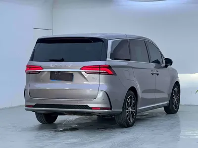 Roewe iMAX8