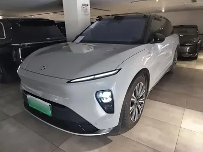 Nio ES8