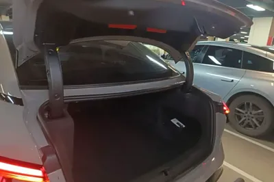 Hongqi EH7