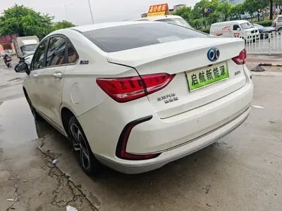 BAIC EU5