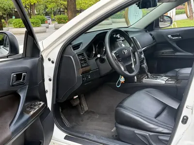Toyota Reiz
