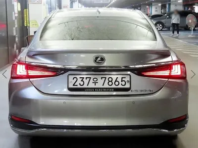 Lexus ES