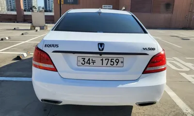 Hyundai Equus