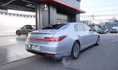 Genesis G90