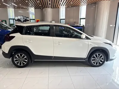 Toyota Yaris L