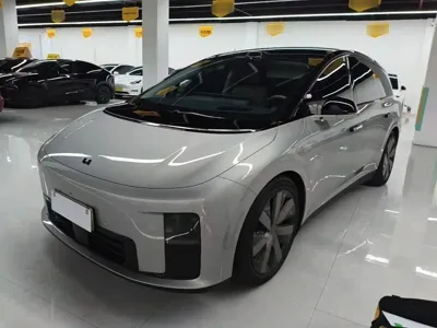Li Auto 理想i8