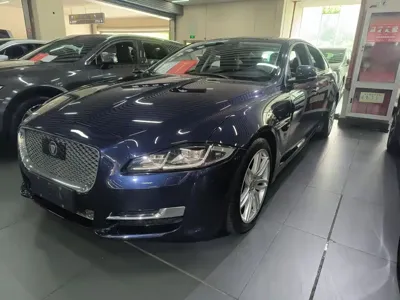 Jaguar XJ