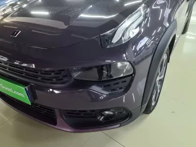 Lynk & Co 02