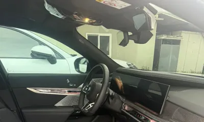 BMW i7