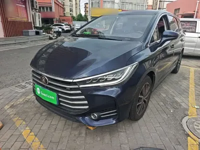 BYD MAX