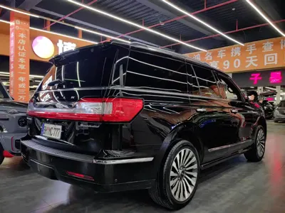 Lincoln Navigator