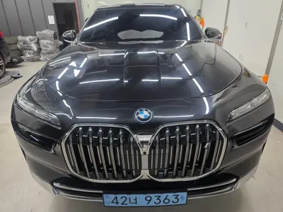 BMW i7
