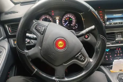 Hongqi H7