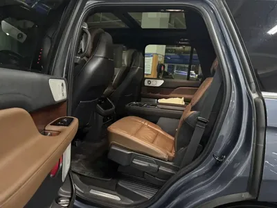 Lincoln Navigator