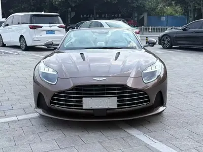 Aston Martin DB12