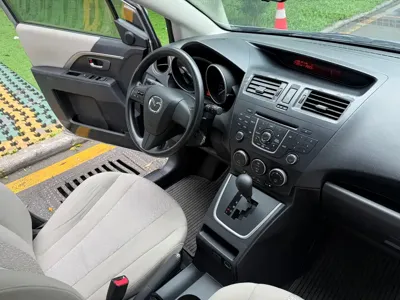 Mazda 5