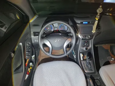 Hyundai Elantra (5th Generation