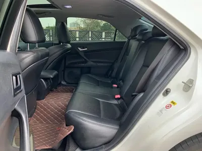 Toyota Reiz