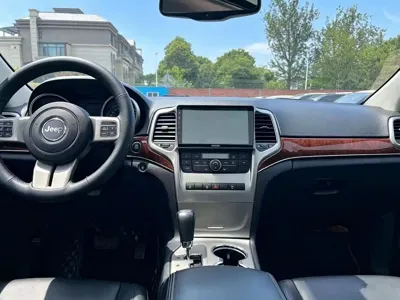 Jeep Grand Cherokee (Import)