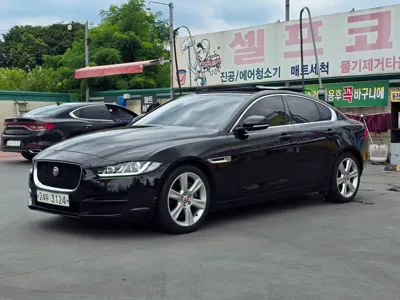 Jaguar XE
