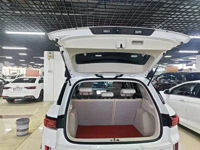 Geely ICON