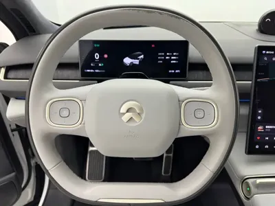 Nio ES8