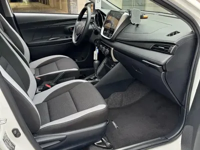 Toyota Yaris L