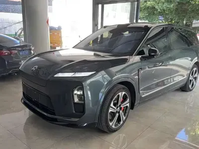 Nio ES8