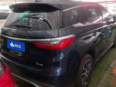 BYD MAX