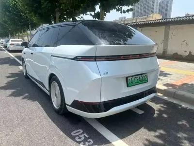 Xpeng X9
