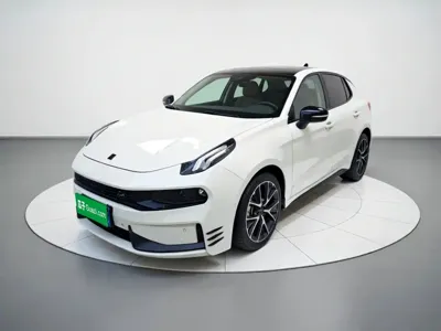Lynk & Co 03