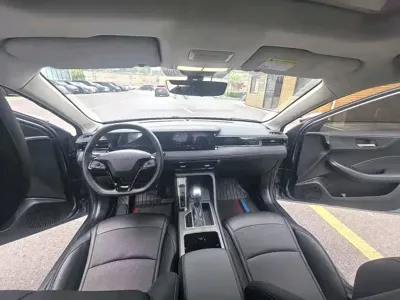 Roewe i5